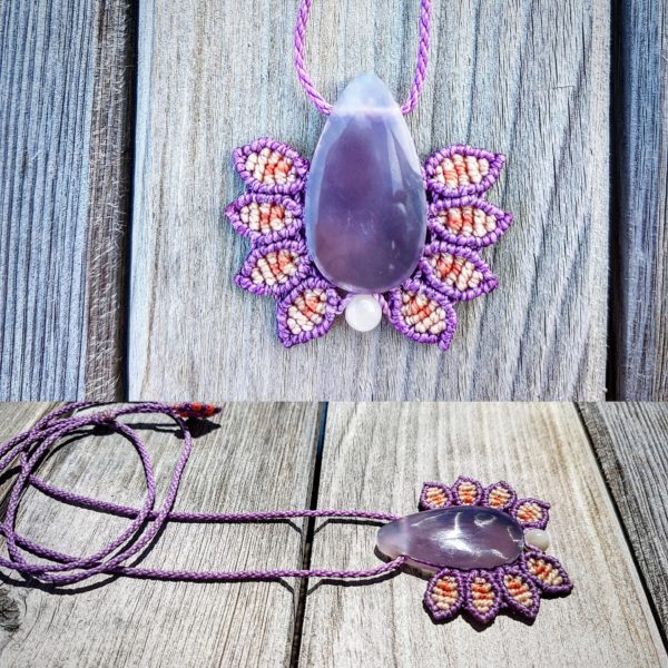 Collier fleur de lotus - Calcédoine mauve